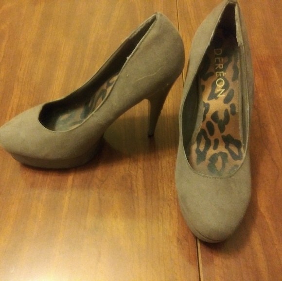 A lot of items used condition. - Picture 3 of 8